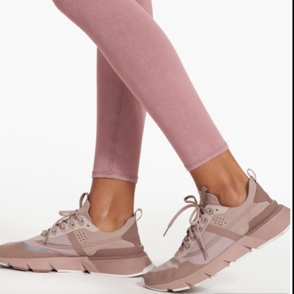 Vuori Washed Studio Leggings In Washed Marsala Stretch Wicking Fabric SZ M - Picture 9 of 12